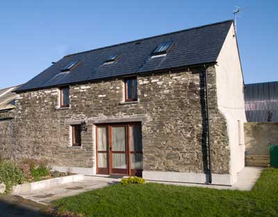 B & B accomodation http://www.llantoodfarmcottages.com/